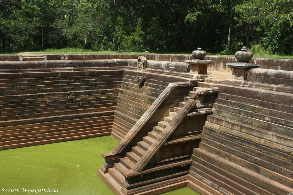 Kuttam pokuna - Anuradhapuraya. by Sarath.Wijayathilaka