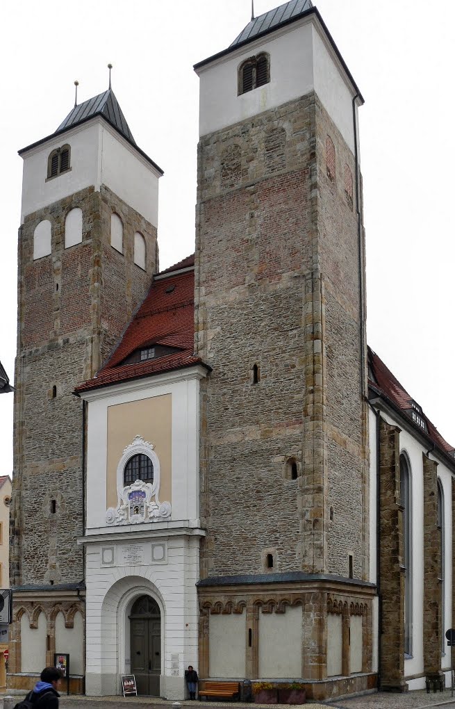 Freiberg - Die Nikolaikirche, erbaut von 1185 bis 1190, zweitälteste Kirche Freibergs by Thomas Eichler