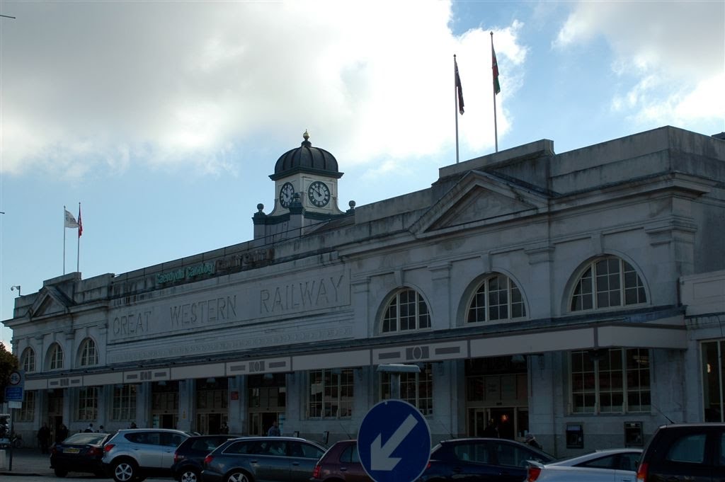 Cardiff Central Railway Station by Дмитрий Кошин