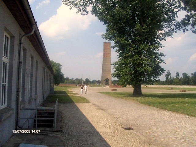 Sachsenhausen by Jos van Engen