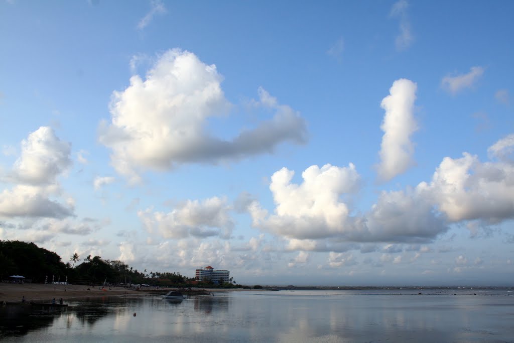 Sanur Beach by Iiro Sairanen