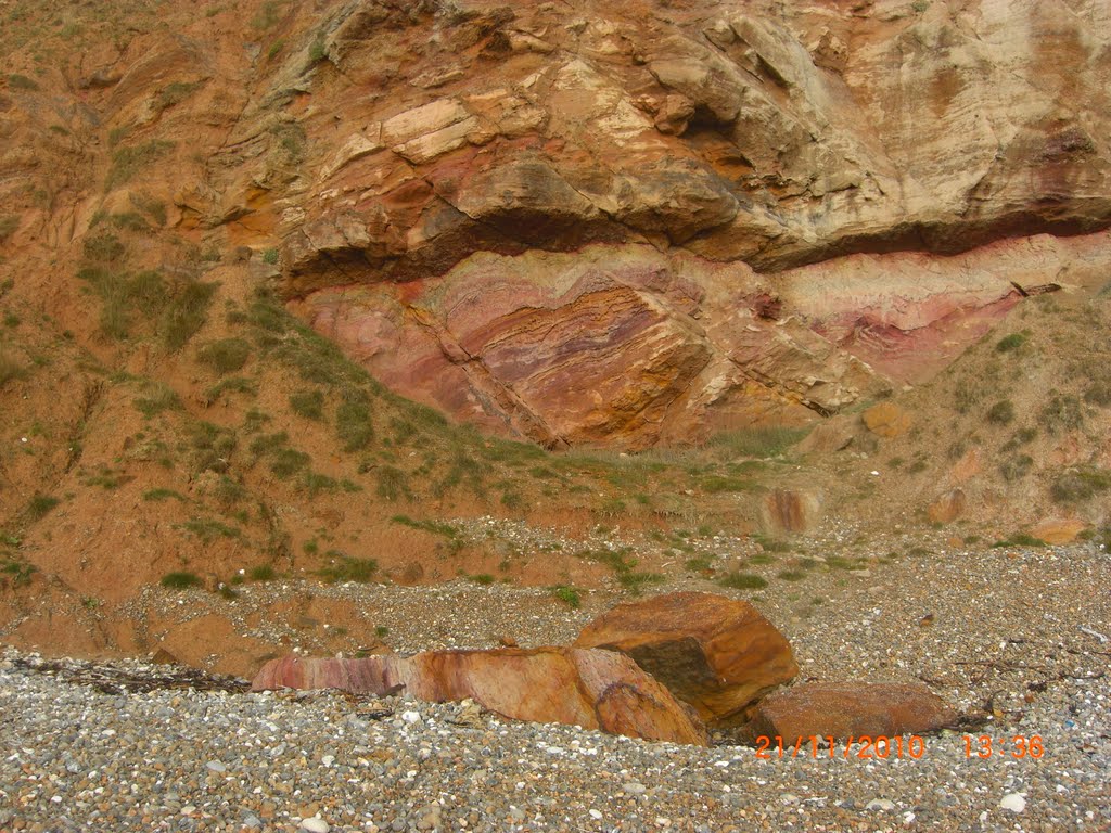 Worbarrow Bay - recently exposed rock face towards southern end of bay by Shorewalker