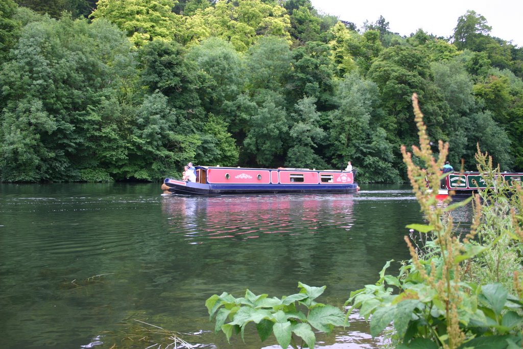 Along the Thames Path by belles photos