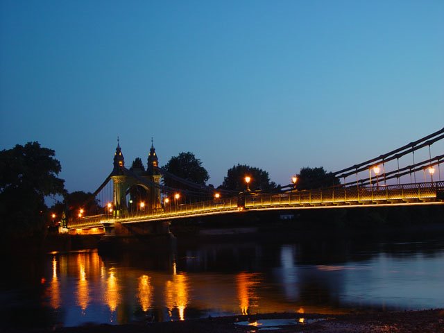 Hammersmith Bridge by Grantor