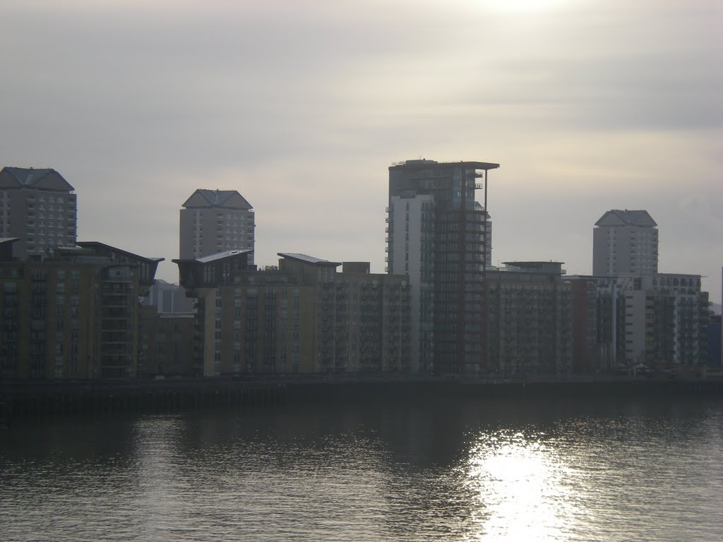 The opposite side of Hilton Docklands Riverside by Thames by Jie Yang