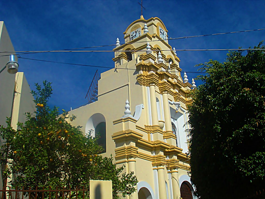 Costado Del Templo De Cristo Rey by merius23