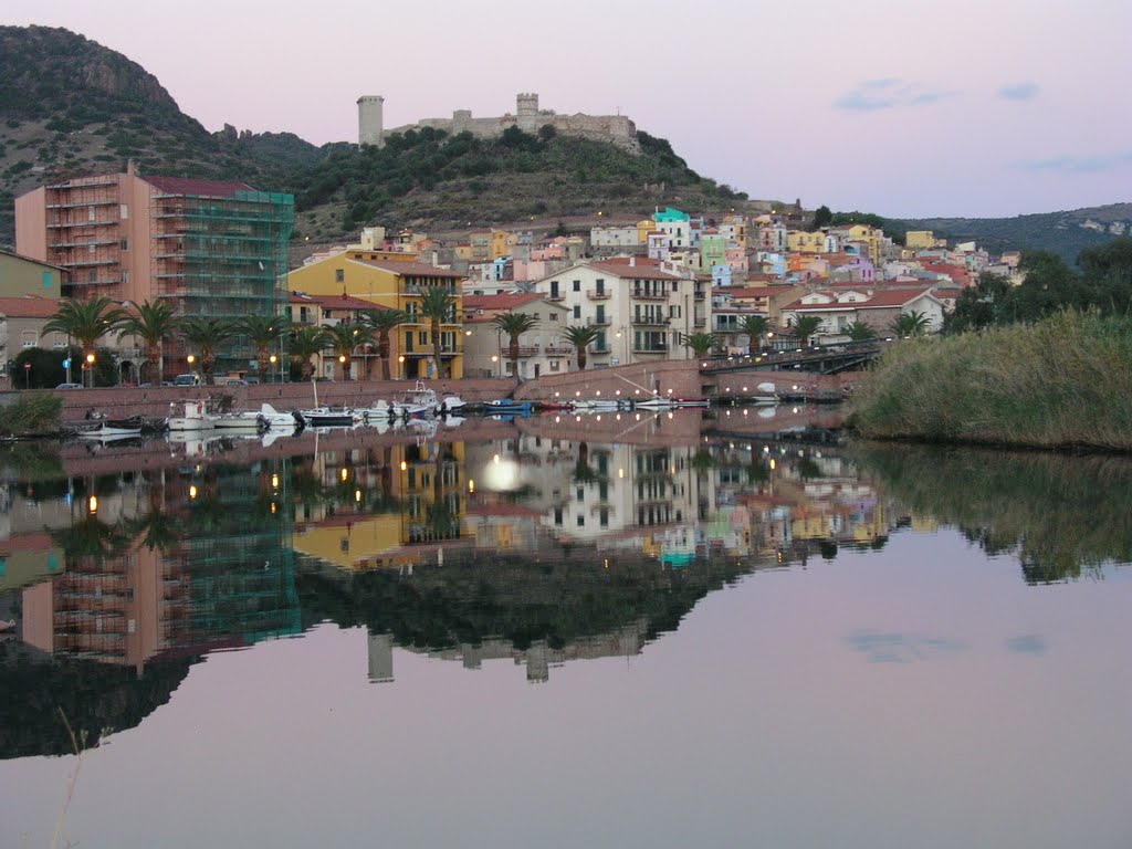 Bosa,panorama della città e il suo fiume by bosalive