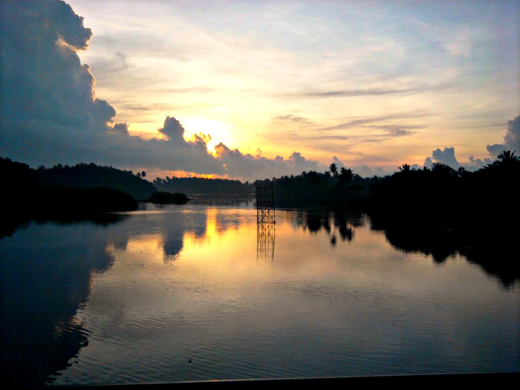 Sun rise, Chunnambar Boat house. by Sankar Swaminathan