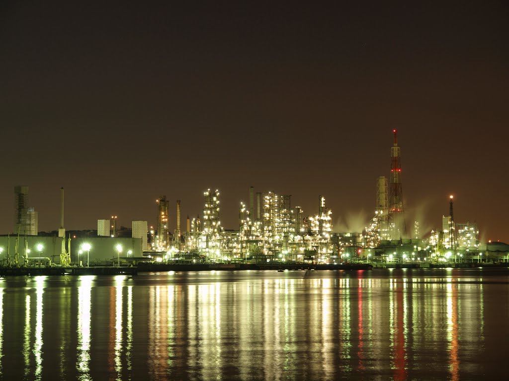 Negishi oil refinery by Kaz Ish