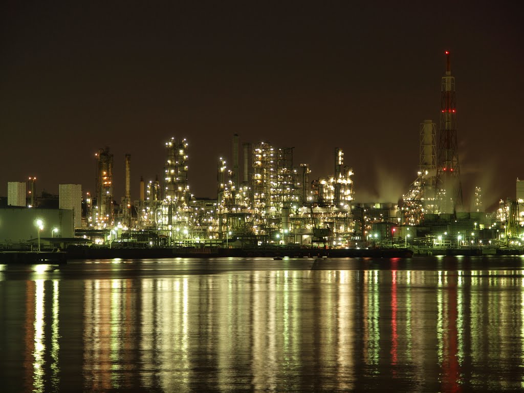 Negishi oil refinery by Kaz Ish