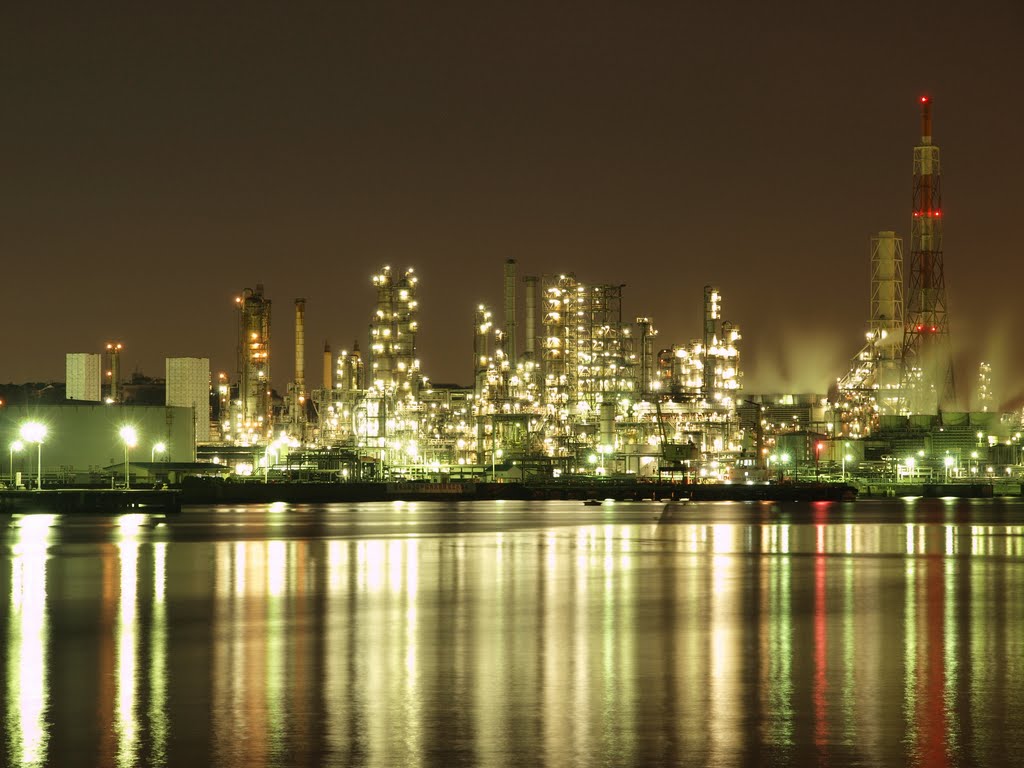 Negishi oil refinery by Kaz Ish