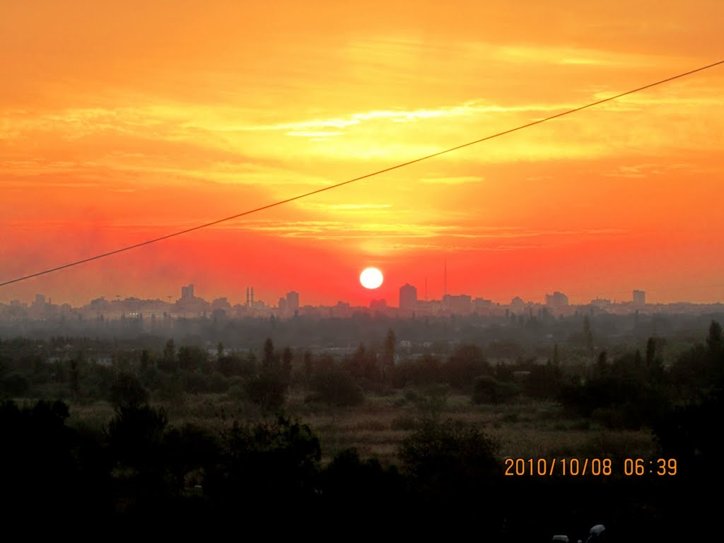 الشروق الجميل في حمص 8/10/2010 Beautiful sunrise By FO by Faris Al Orfali