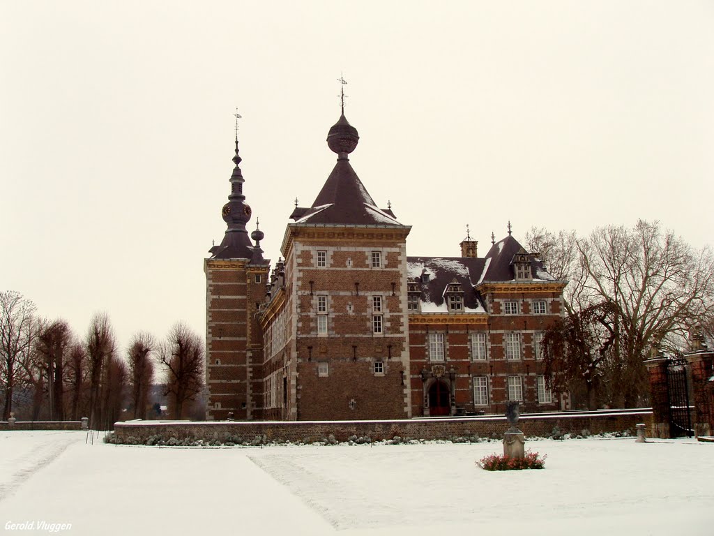 Binnenhof Kasteel Eijsden....4 Dec. 2010 by Gerold Vluggen