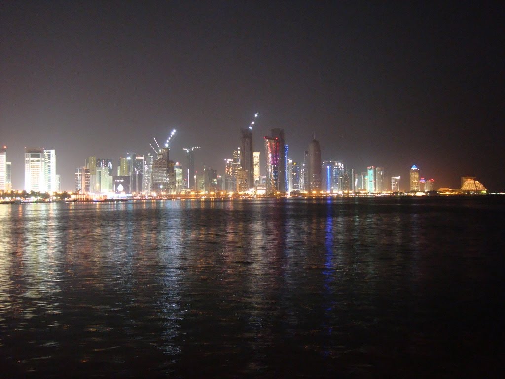 Doha noche by P. Pedreira