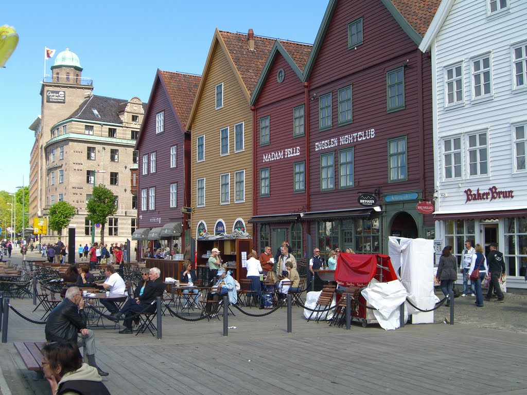 Bryggen by Tor M. Krogstad