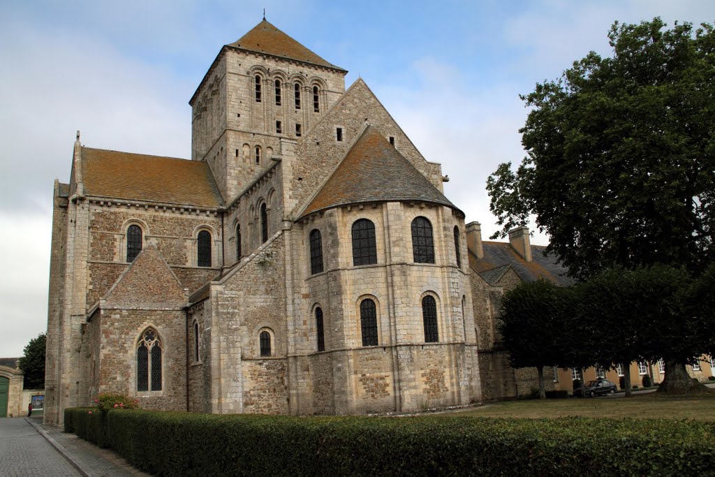 Abbaye de Lessay by jean francois Bogue