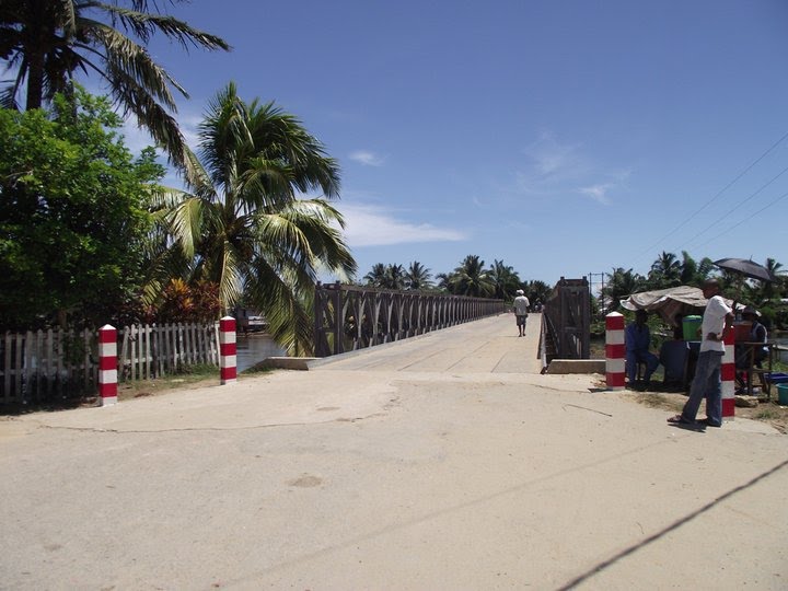 New bridge ( nouveau pont ) by kendell