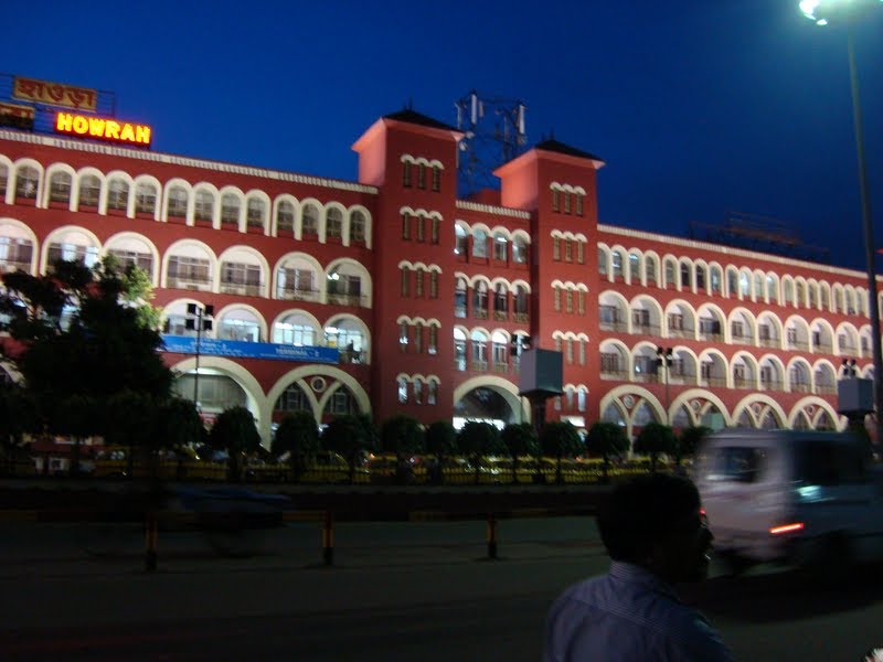 Kolkata railway station by sanjeevHalde