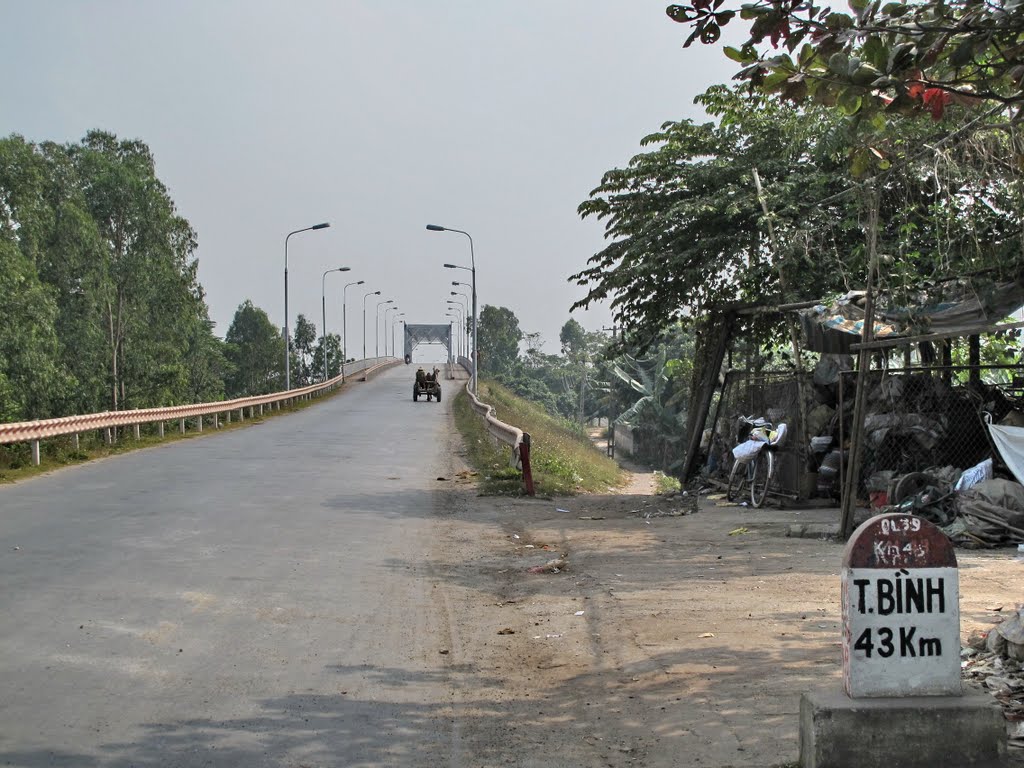 Cấu Triều Dương phía Hưng Yên by Che Trung Hieu