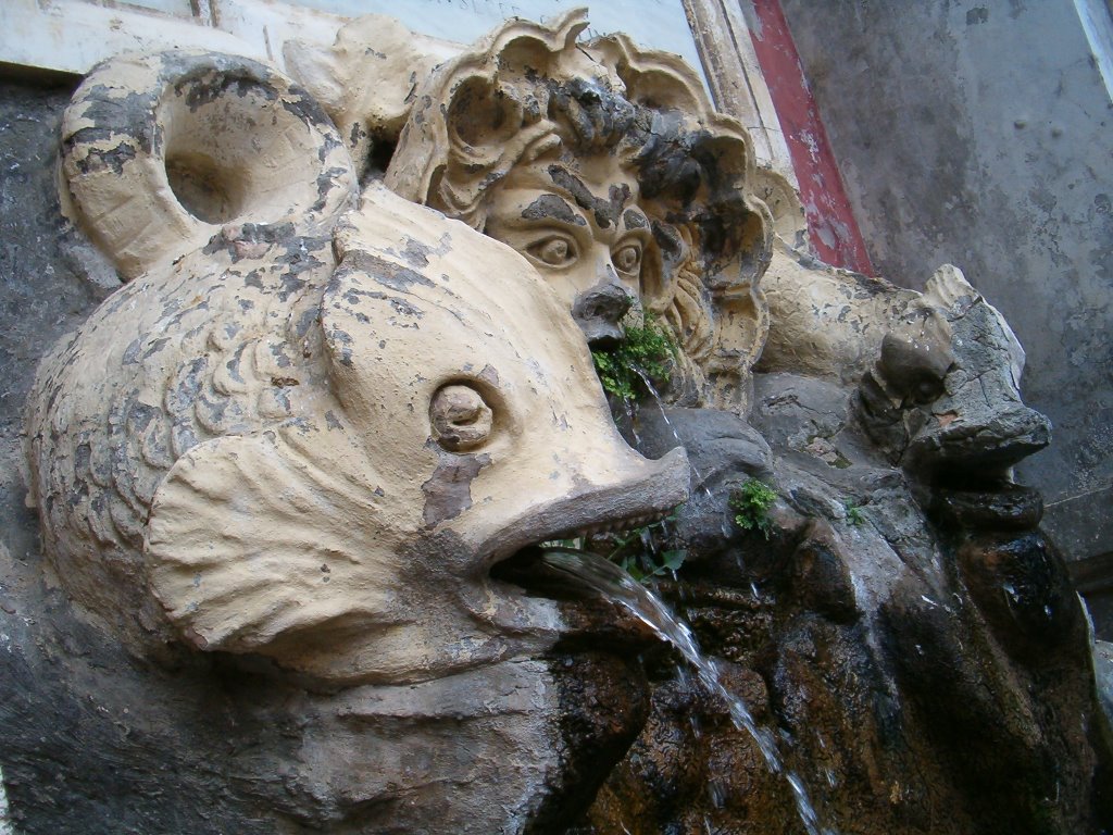 Cerveteri, piazza Risorgimento: fontana by Vincenzo Surace