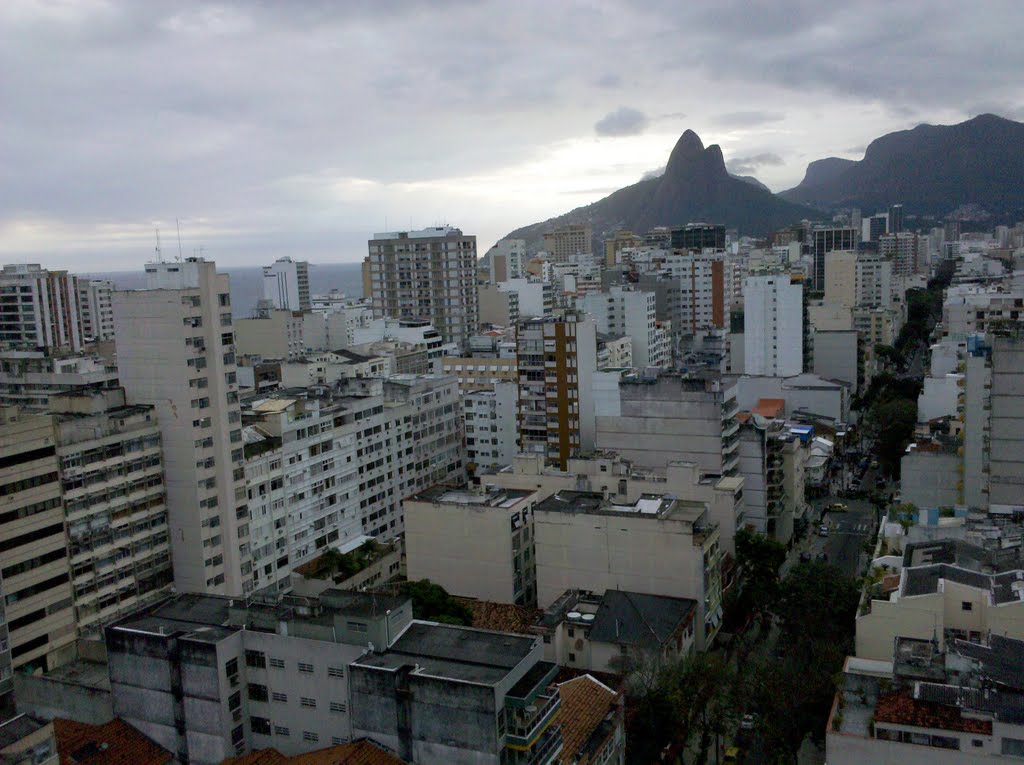 Ipanema | Leblon | Morro Dois Irmãos by Allan Caetano Ramos