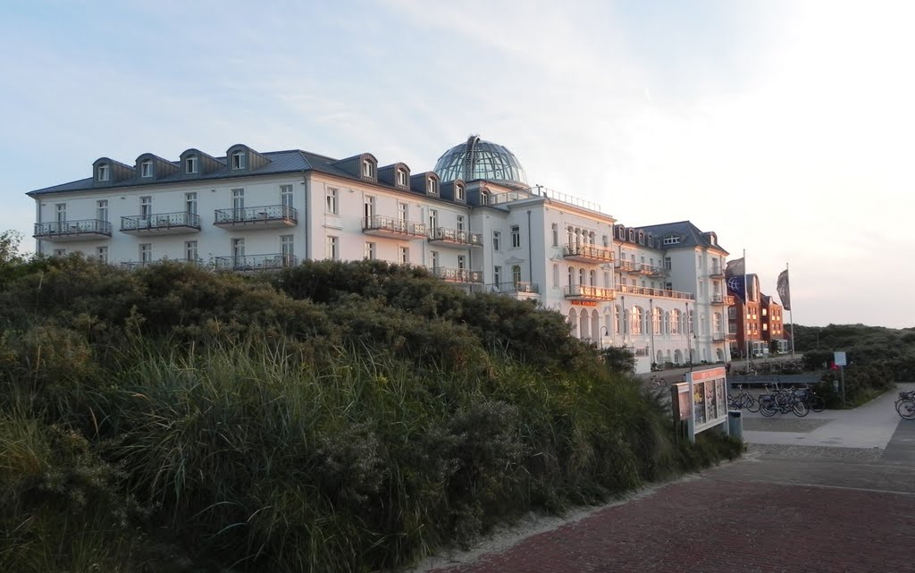 Kurhaus im Abendlicht by Foto Fitti