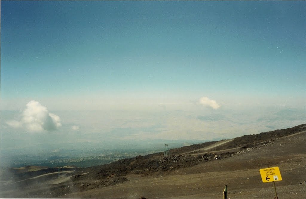 ETNA - VISUALE DALLA FUNIVIA NEL 1996 by Giuseppe Tokatlian