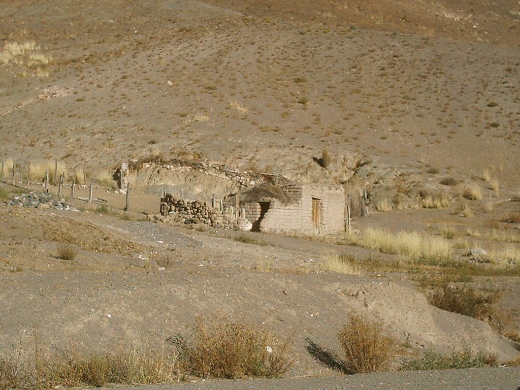 Casa en Santa Rosa de los Pastos Grandes by Enrique Finetti