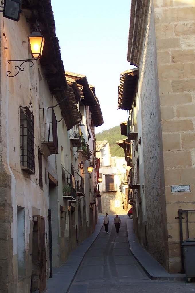 Rubielos de Mora - Plaza del Marqués de Tosos by olegario64