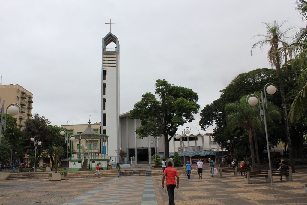 Catedral do Divino Espirito Santo by Wilson Alcaras