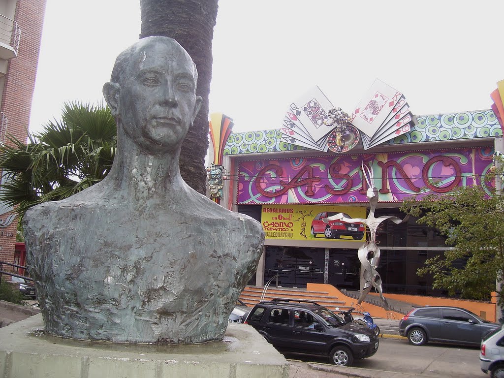 (AnyG)busto del ing. Juan B. Morrogh Bernard y el casino by anyG