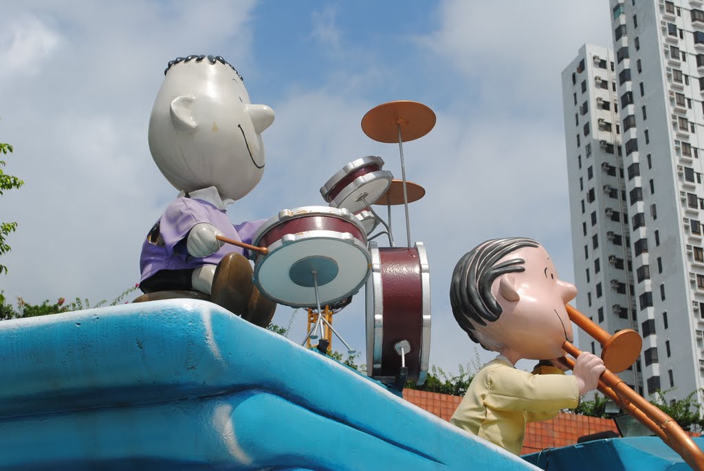 Snoopy Playground In Shatin by chengbaic