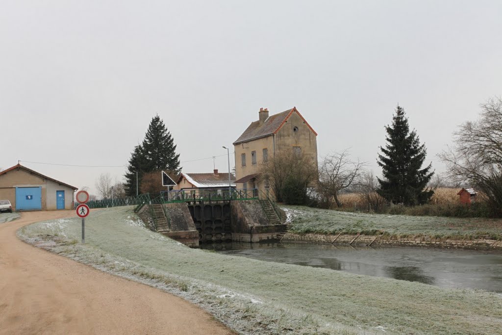 Canal de Digoin a Roanne by www.binnenvaartinbeeld.com