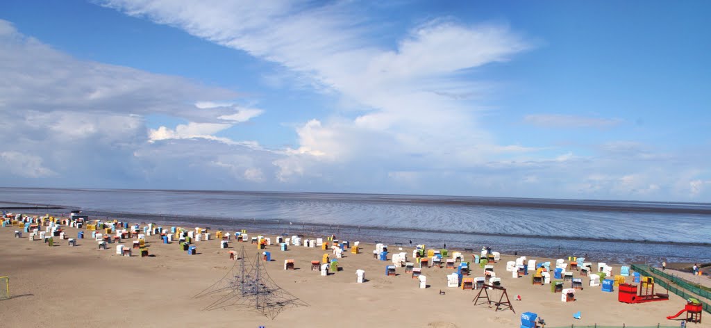 Badestrand in Norddeich by Helmut Fassbender