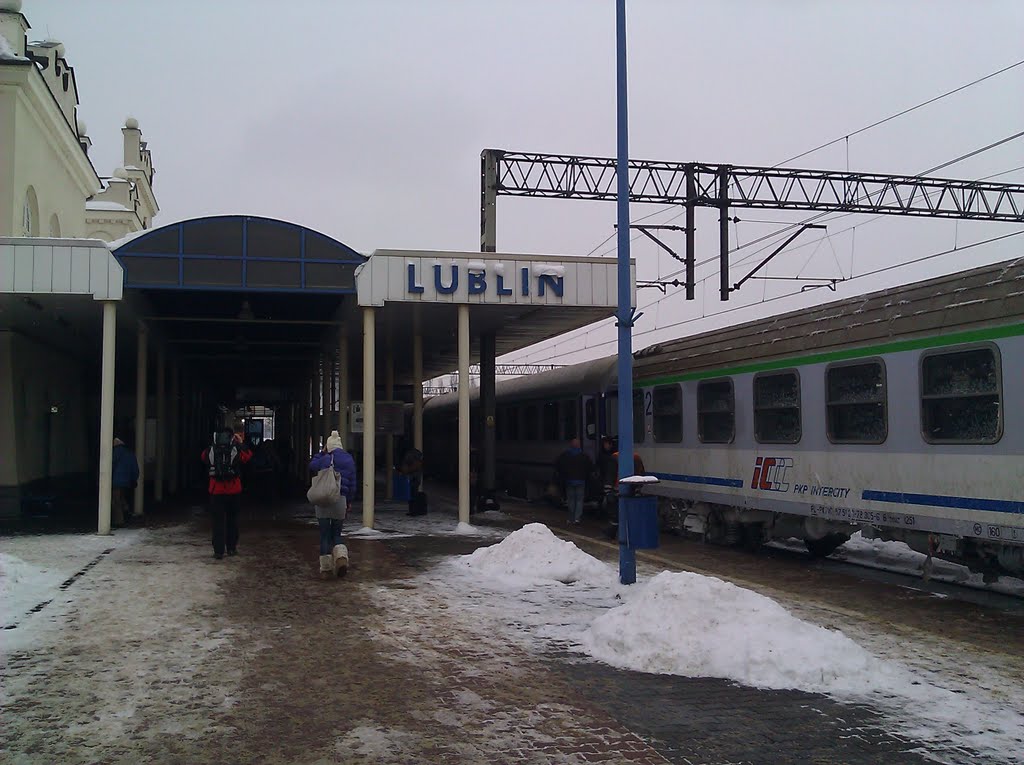 Lublin pkp train station by MMuziol