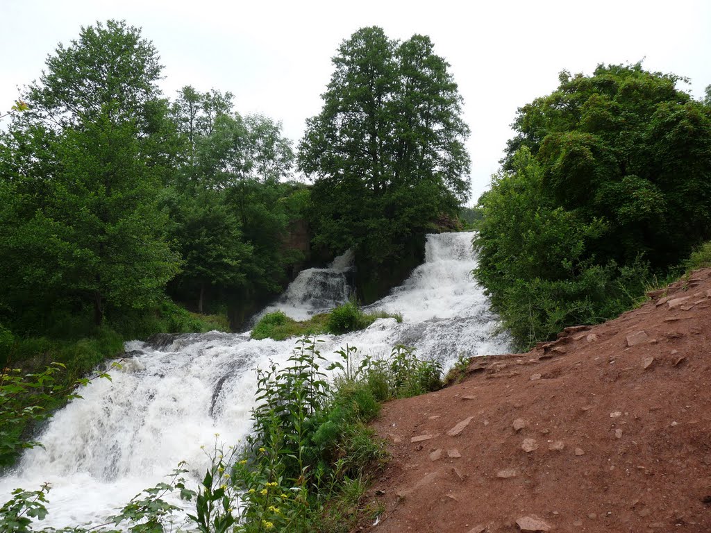 Ныркив. Джуринский (Червоноградский) водопад. Waterfall near the village Nyrkov by Dmitry Lysyi (diklys…