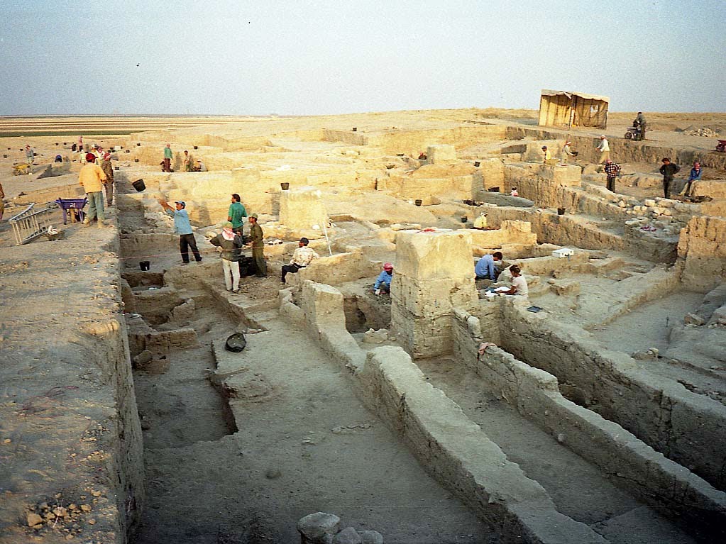 German excavations at Urkesh (Tell Mozan) looking East - September 2001 by MaxFarrar