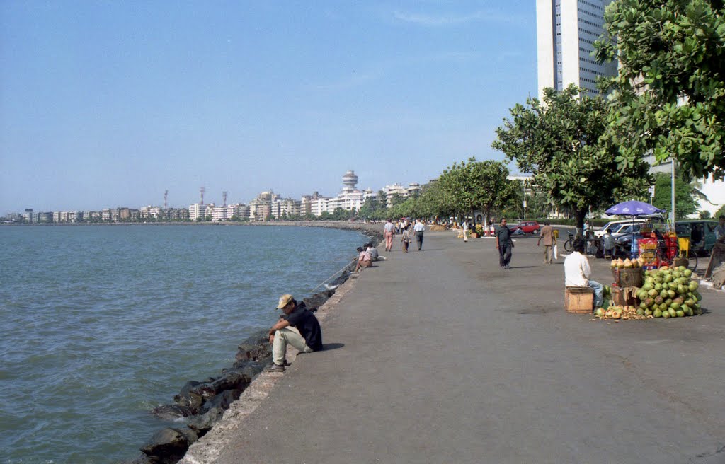 1998. Mumbai. Marine drive sea-front. by Evgeny Anspok