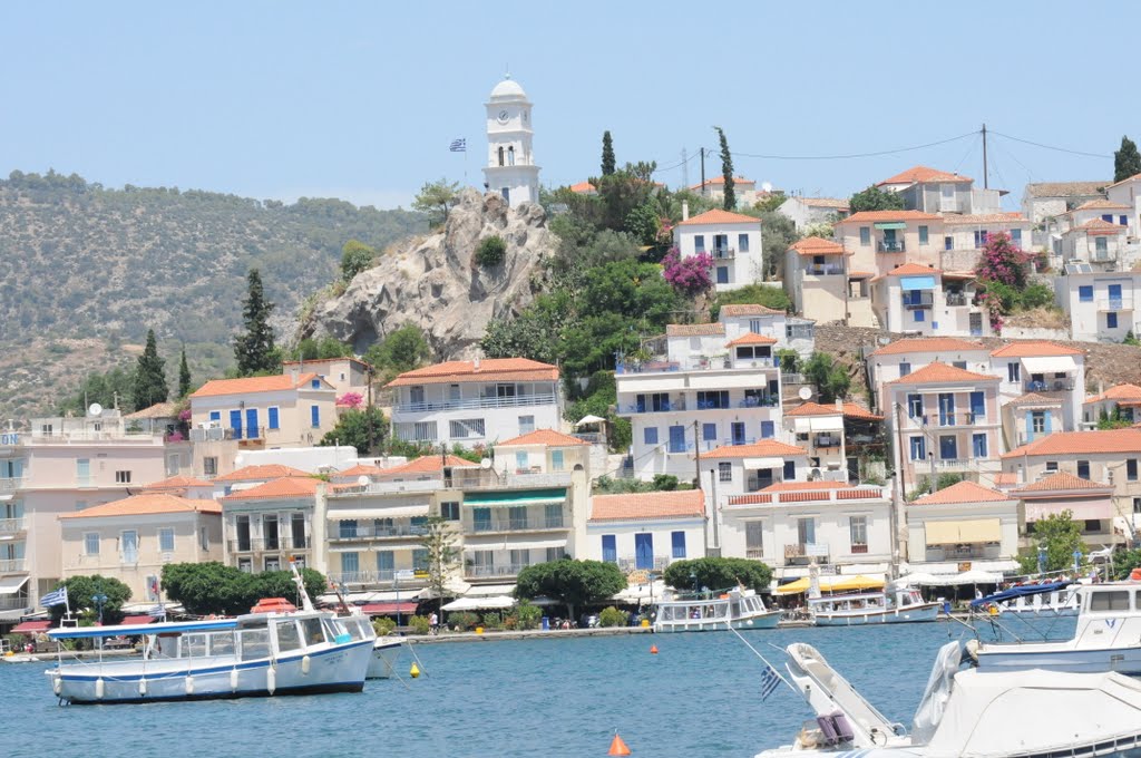 Isola di Poros by Riccardo Fascio