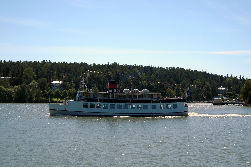 Rudolfina boat by Petteri Kantokari