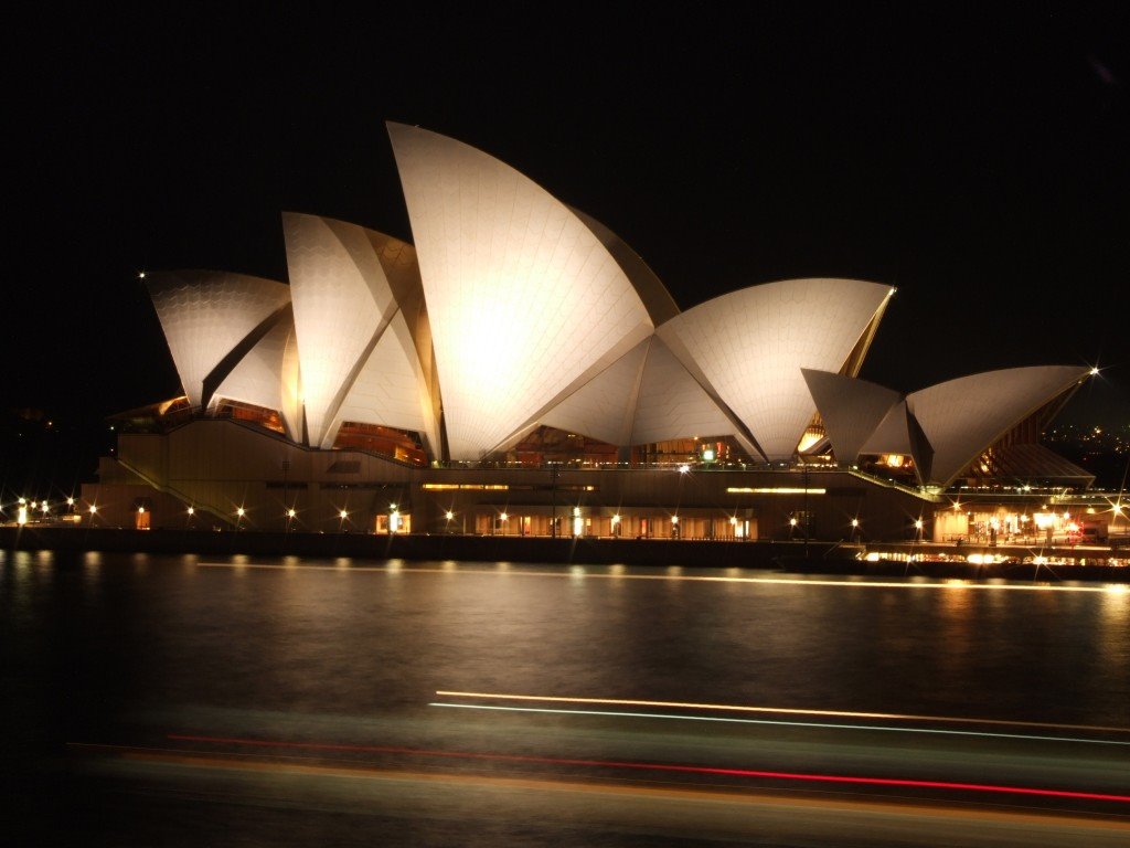 Night Shot - Sydney Opera House by Autumn_Leaf