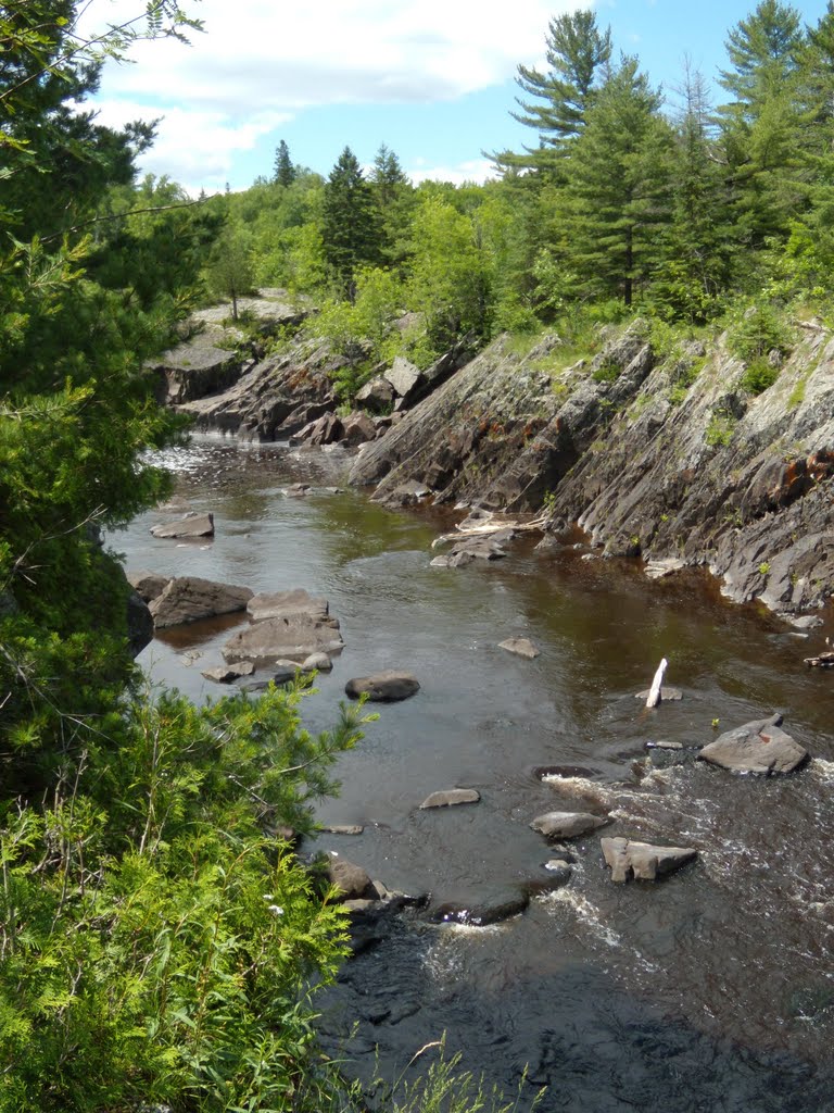 Stratified river bed by LoFiThriller