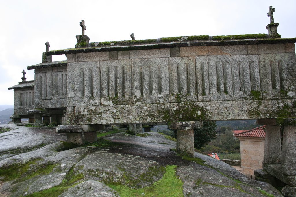 Espigueiros en Soajo. by maleiro