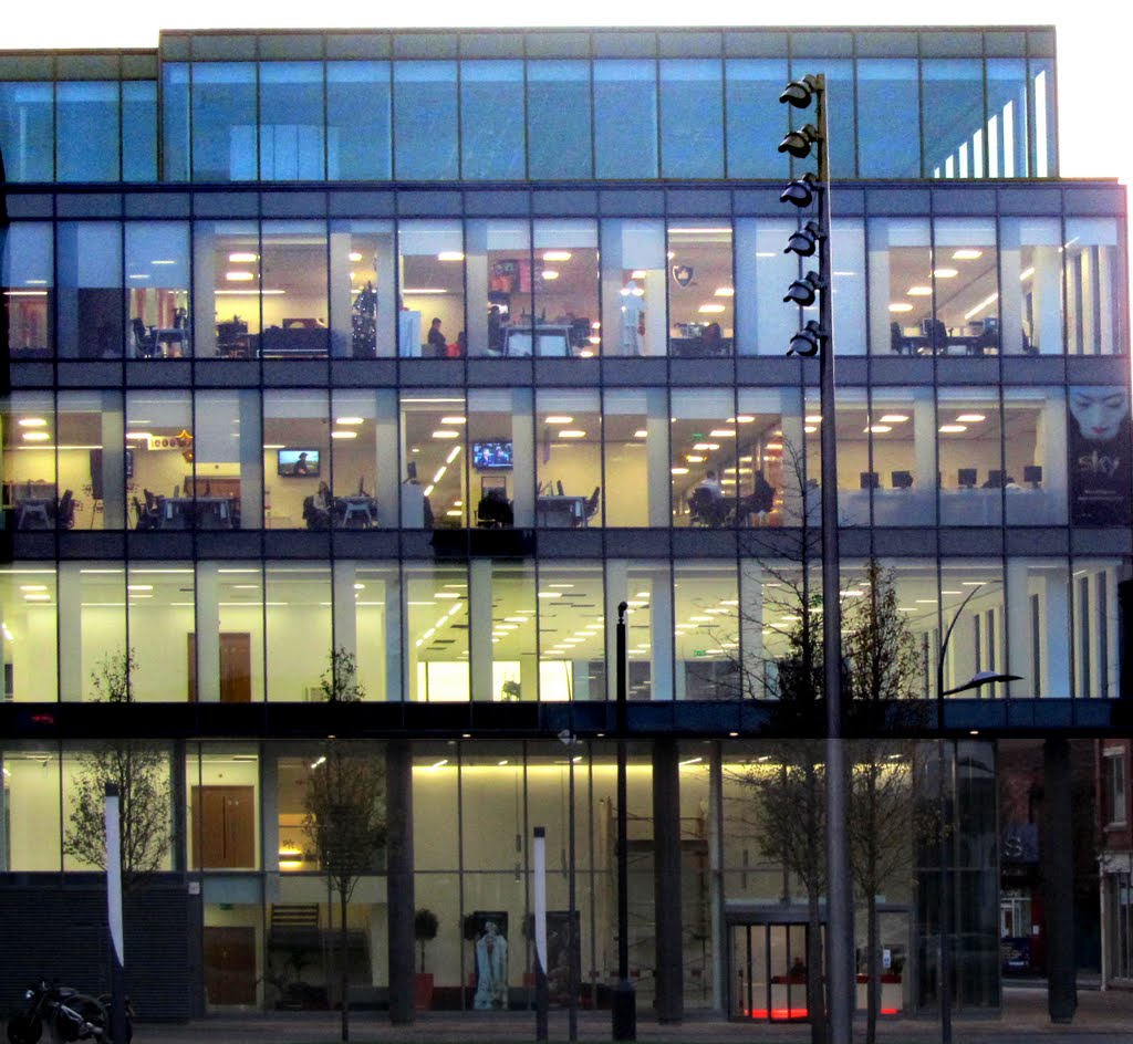 St. Peters Square building by © Phil Rowbotham