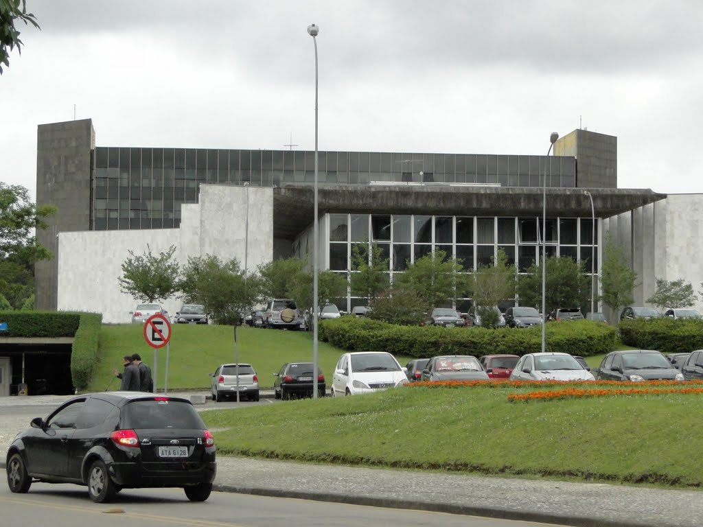 Tribunal de contas, no Centro Cívico de Curitiba, PR. by Ricardo Mercadante