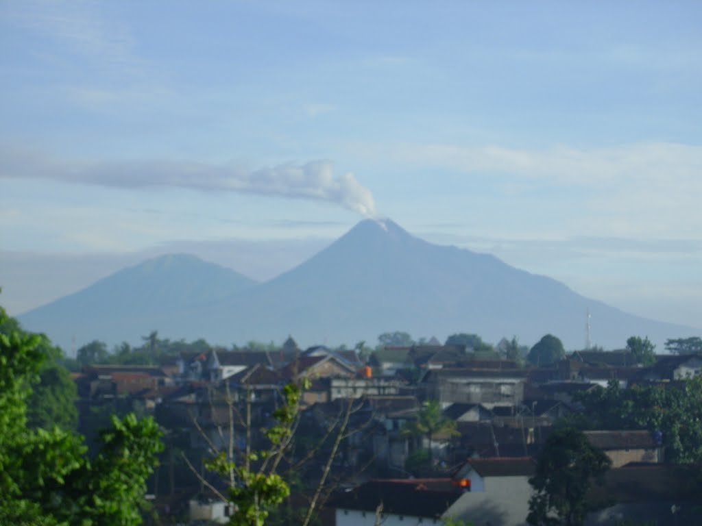 Merapi 7 desember 2010 by afuri shinji