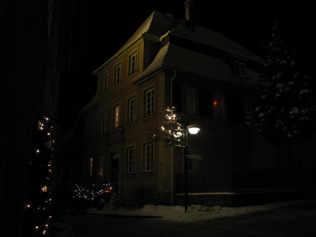 Advent in der Pfarrgasse - Pfarrhaus by Robert Maitz