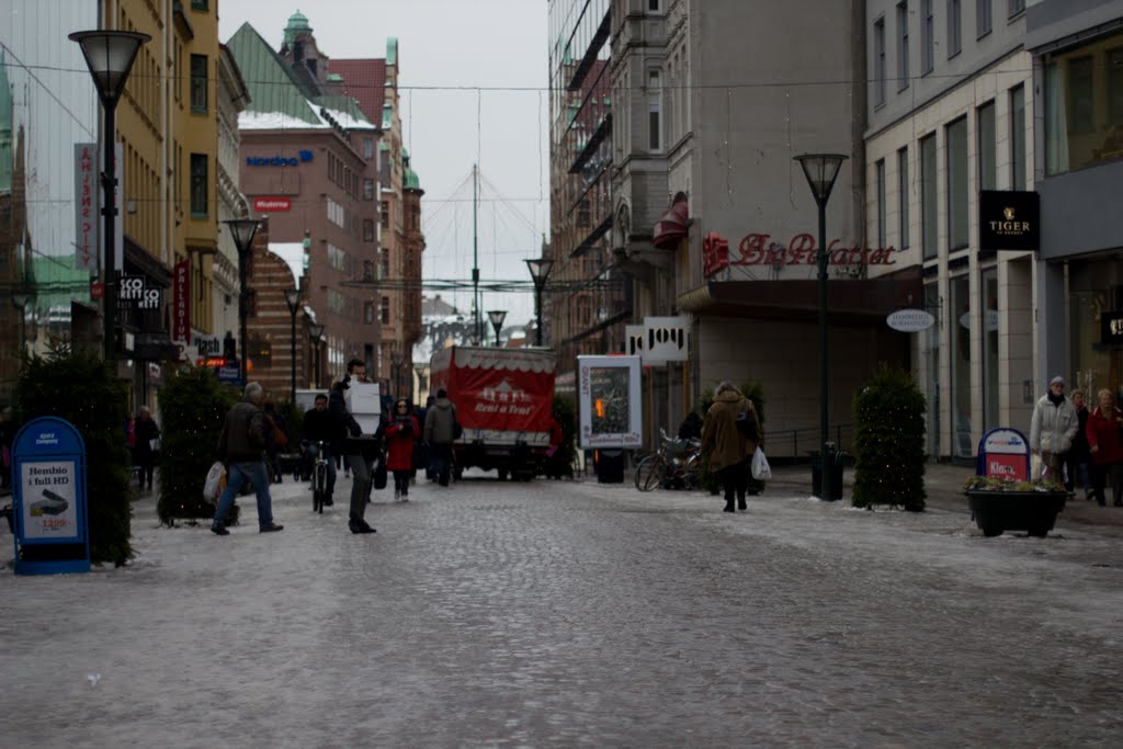 Södergatan by Eddie Svärd