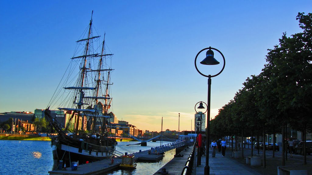 River Dublin by Joaquin Tp