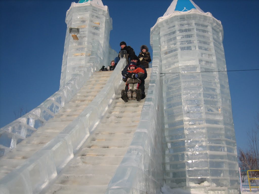 Big Ice Run. / Большая горка. (2009) by Вадим Левин